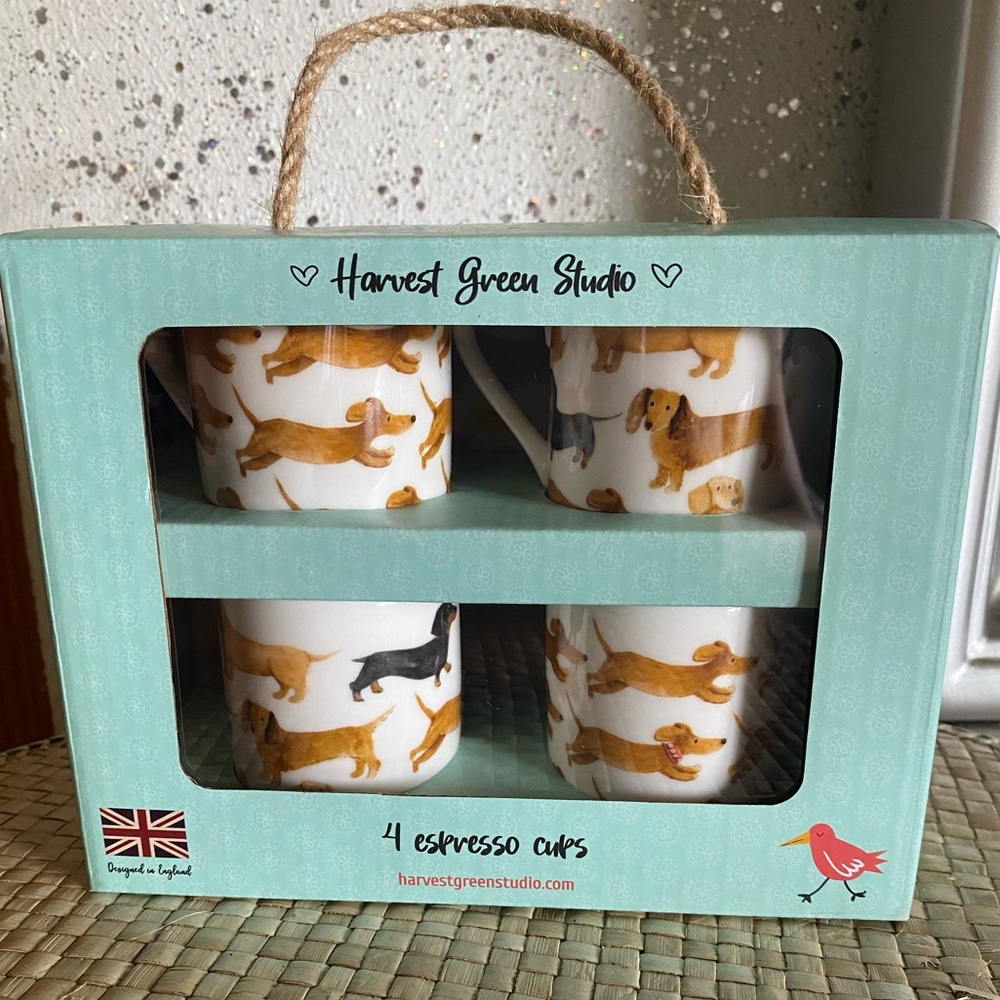 Dachshund expresó cup